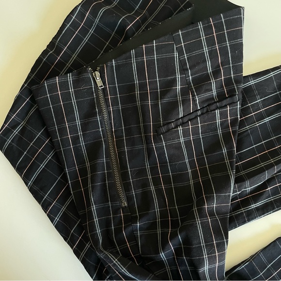 A New Day Women’s Bi-Stretch Skinny Plaid Crop Pants - Picture 3 of 6